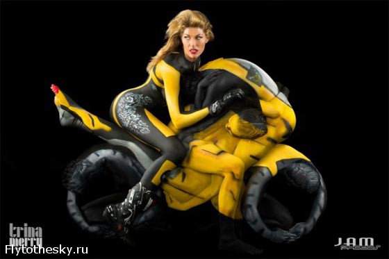 Искусство боди-арта: мотоциклы из людей (1)