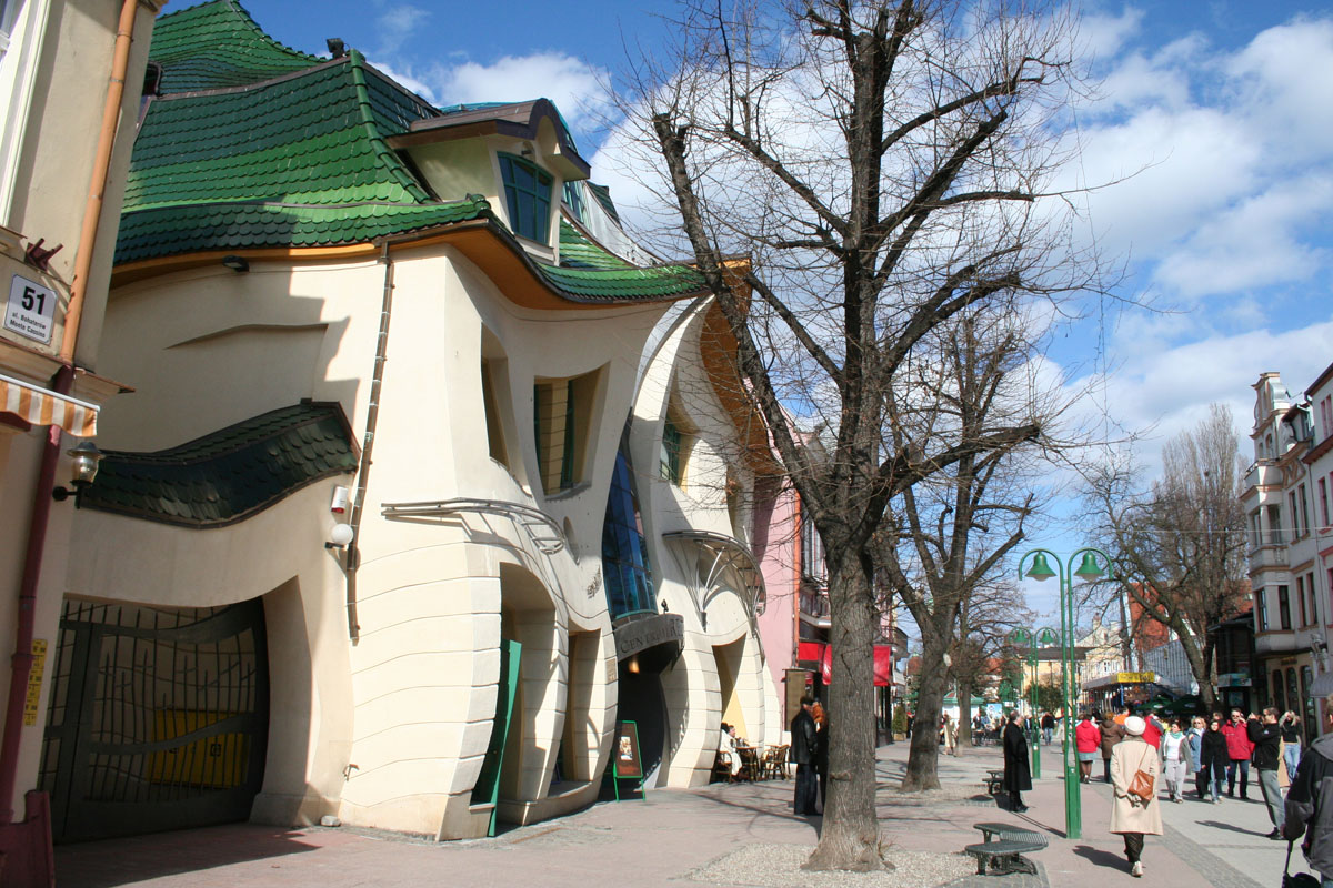 Горбатый дом (the Crooked House). Сопот, Польша