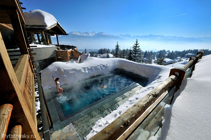 фото дня: бассейн в Альпах