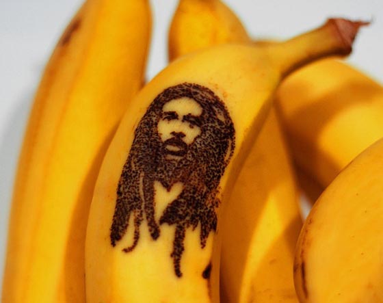 Рисунки на бананах (5)