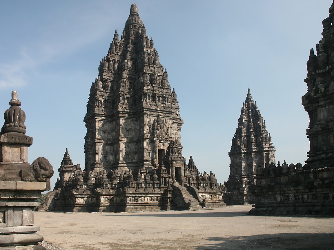 Храмовый комплекс Прамбанан остров Ява Индонезия