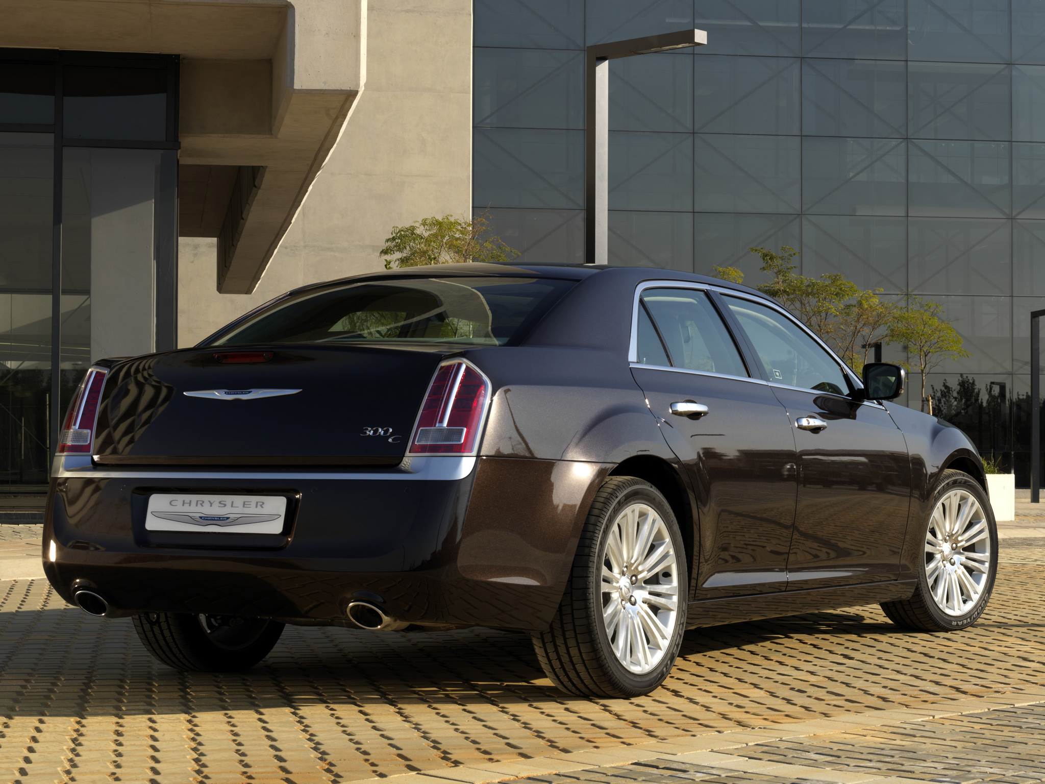 Фотография 300. Chrysler 300c 2012. Chrysler 300 2012. Крайслер 300с 2012. Крайслер 300с 3.6.