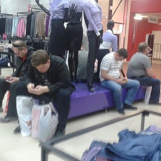 Мужчины во время шоппинга (10)