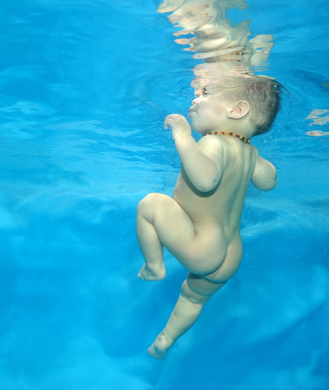 малыши под водой (2)