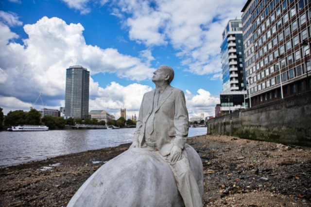 Эти скульптуры в Лондоне можно увидеть лишь дважды в день. ФОТО